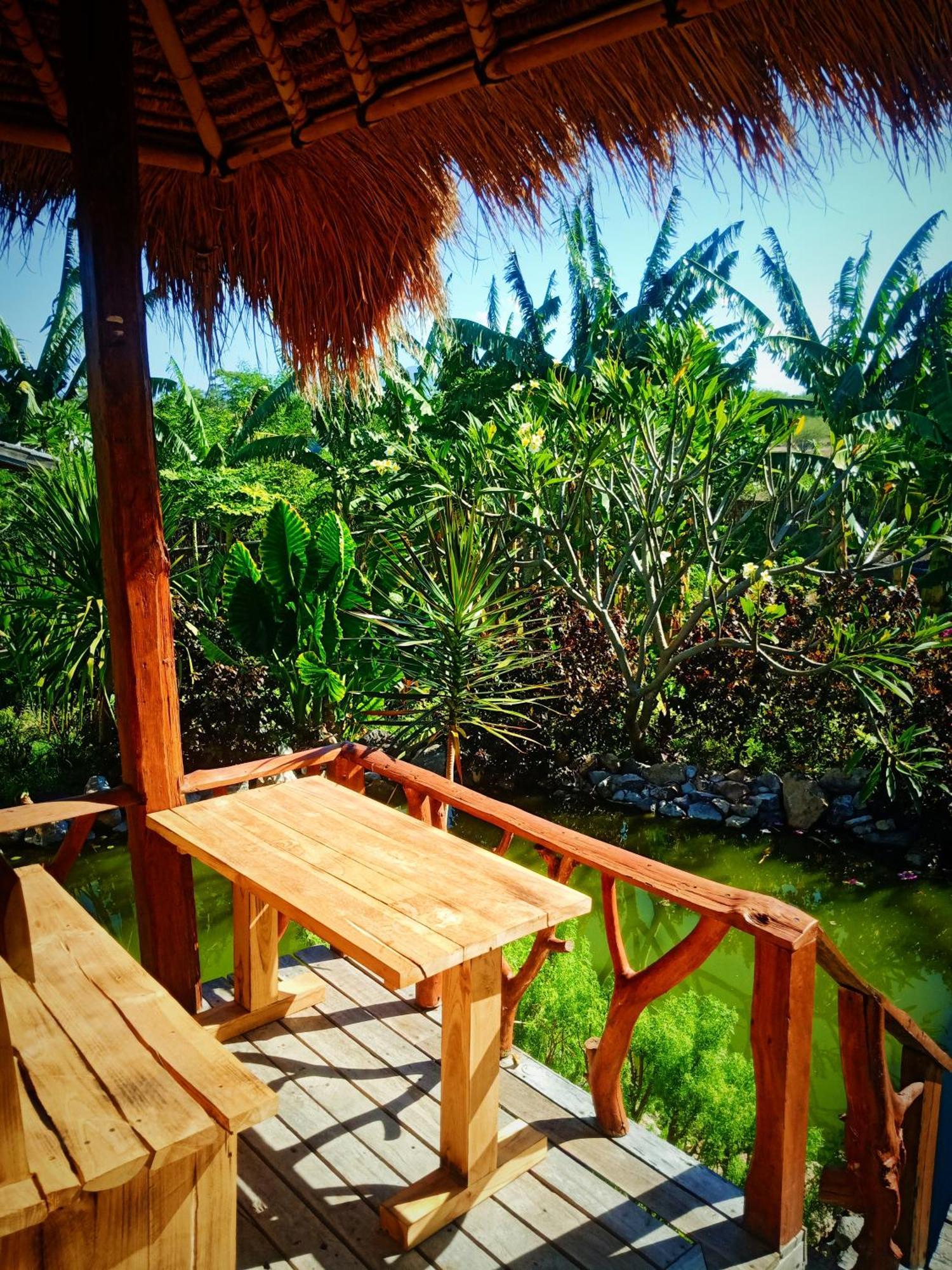 Umah Kayu 2-Menjangan Homestay Banyuwedang Ngoại thất bức ảnh
