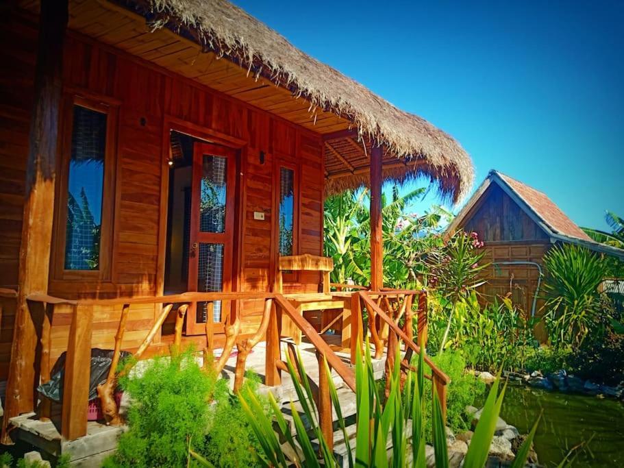 Umah Kayu 2-Menjangan Homestay Banyuwedang Ngoại thất bức ảnh